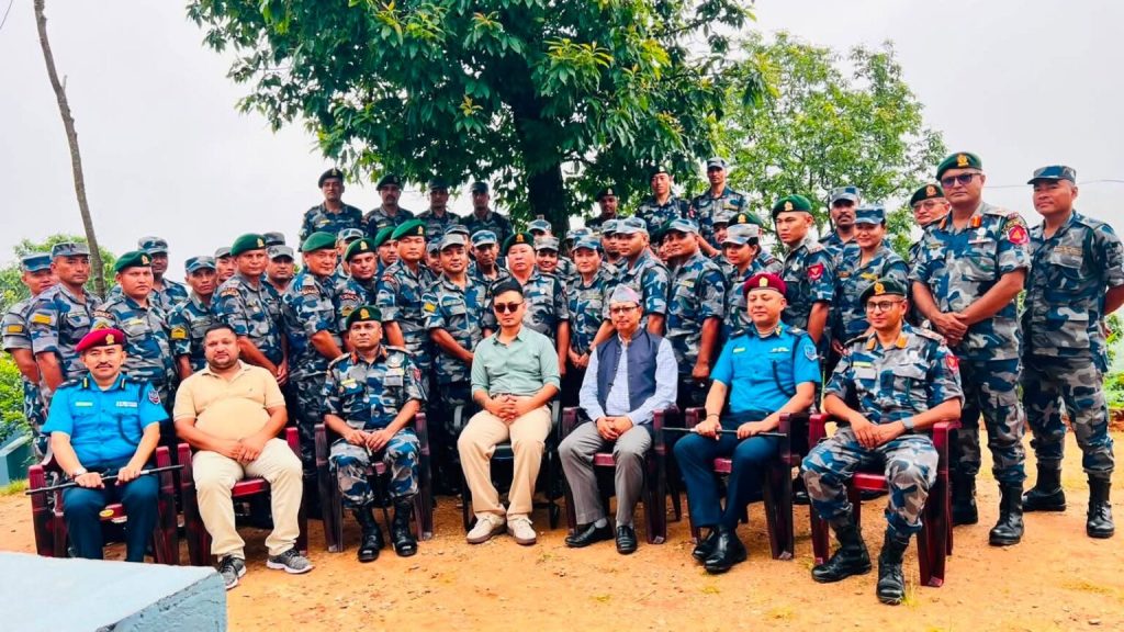 गोरखा पुगेर गृहमन्त्री गुरुङले प्रहरीलाई भने, ढुक्क भएर जिम्मेवारी निर्वाह गर्नुहोस्